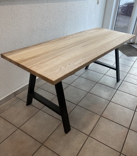 Tisch aus hochwertiger esche - aus,